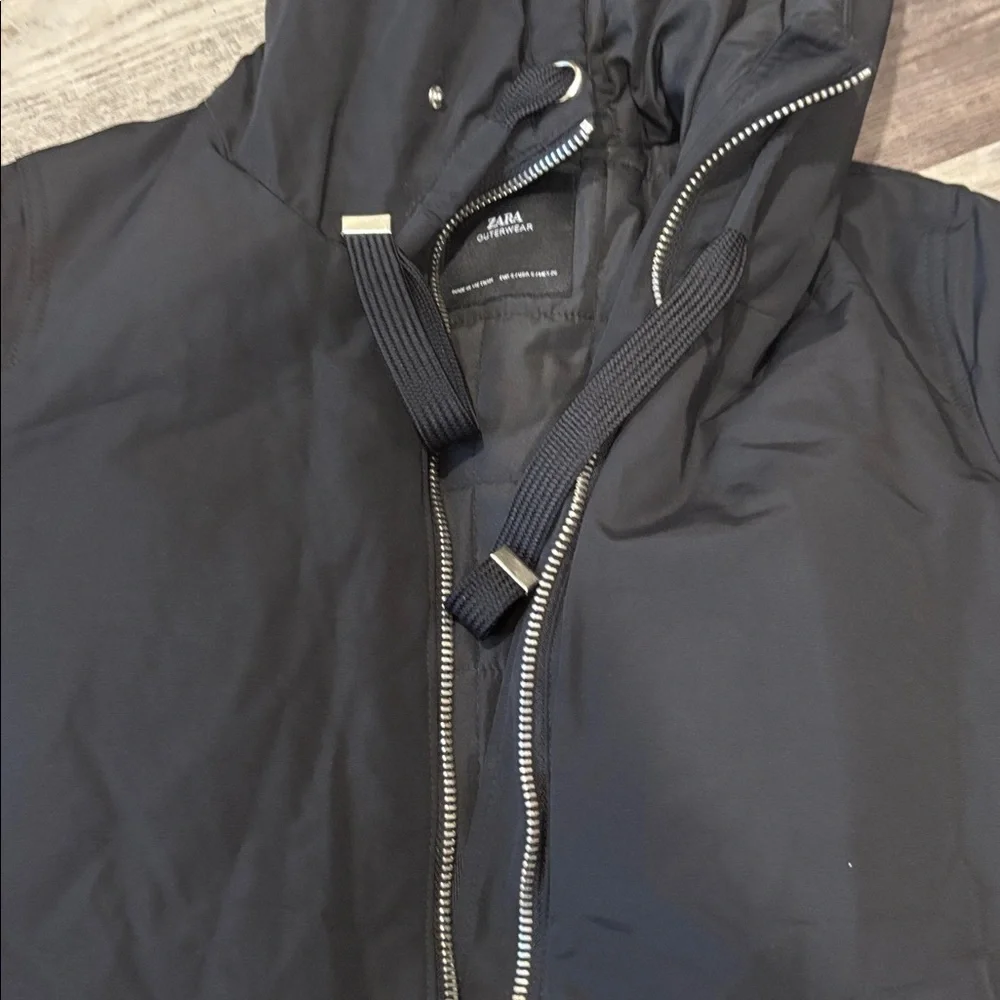 Zara padded winter coat with a hood and zippered pockets - Picture 3 of 3